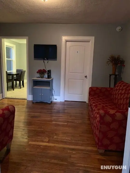 3 Bedroom House in Pontiac near Auburn Hill, Palace DTE Energy - Lobi