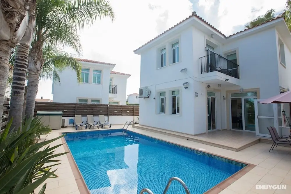 3 Bedroom Villa With Private Pool in Protaras Center - Öne Çıkan Resim