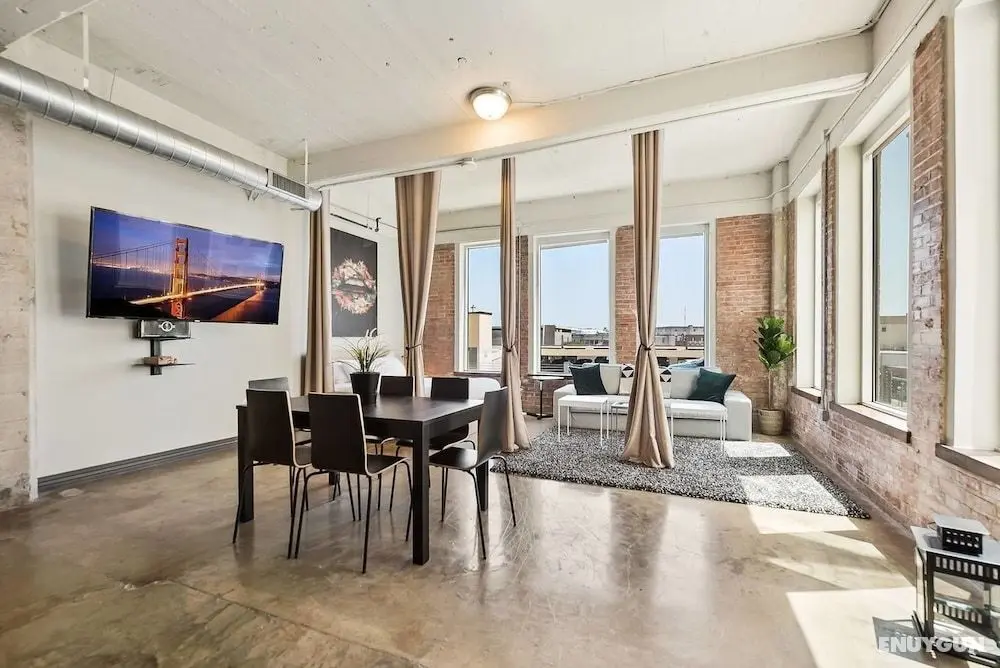 3 Bedroom Unit in Downtown Dallas with Pool & Gym - Öne Çıkan Resim