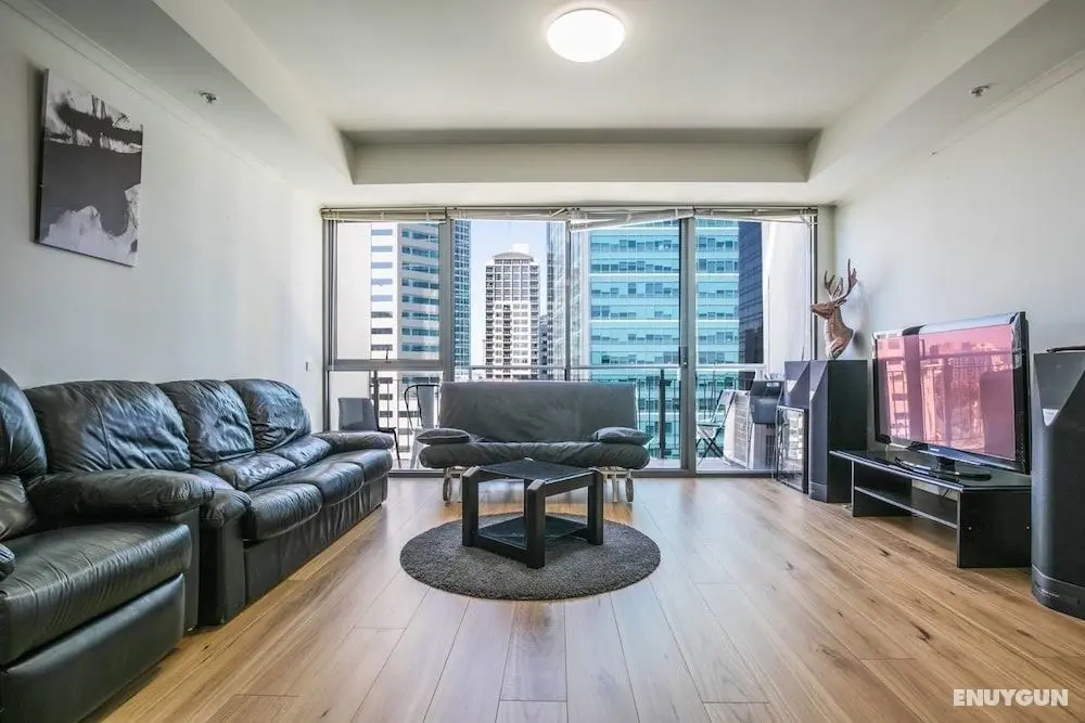 3 Bedrooms 2 Car Parks Carlton Garden Opposite - Öne Çıkan Resim