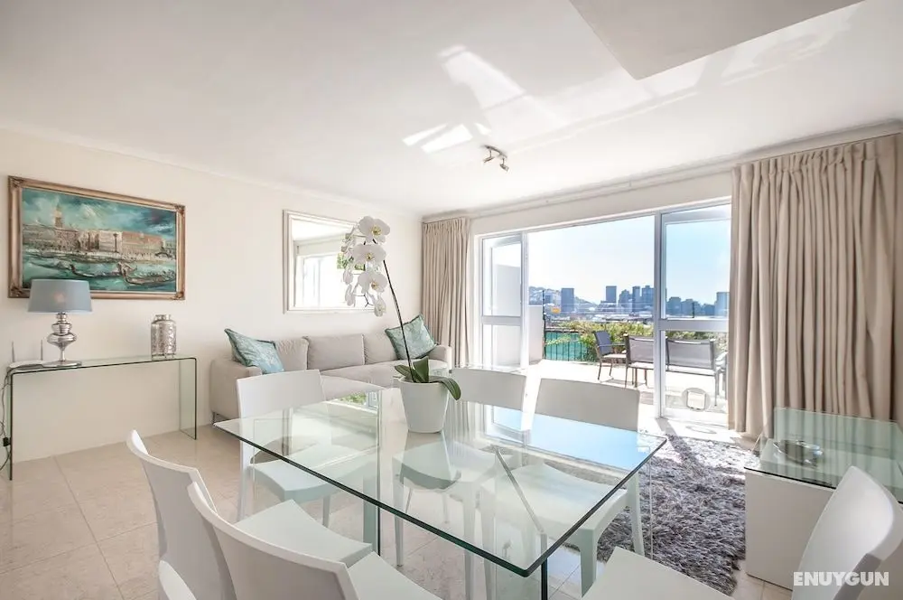 3 Canterbury Square - Öne Çıkan Resim