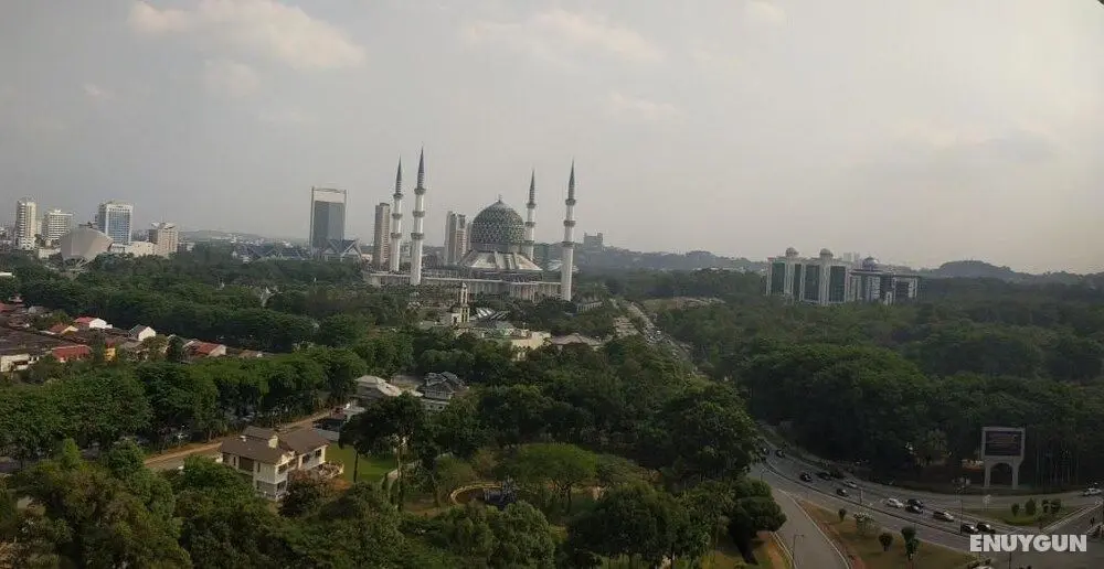 3 Spacer Setia Alam - Konum Öne Çıkanlar