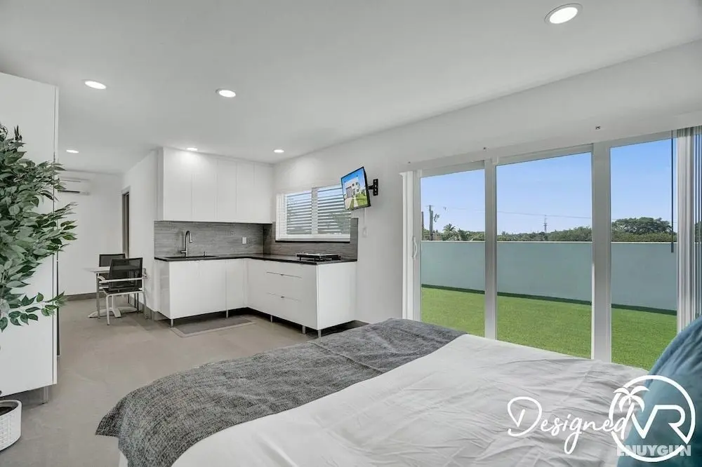 3-storey Home with Beautiful Lake View - Oda