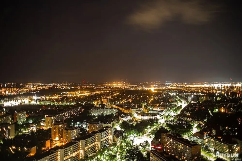 30th+ Floor Apartments in Sky Tower - Oda Manzaraları