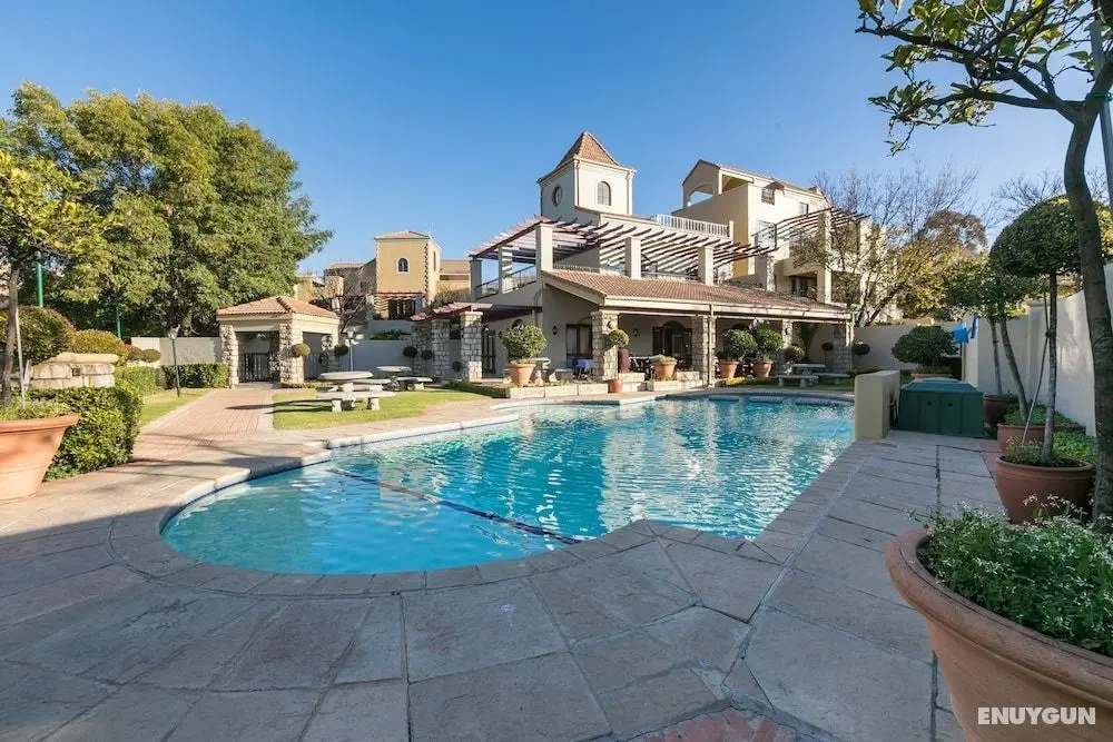 331 Morningside Village Estate - Öne Çıkan Resim