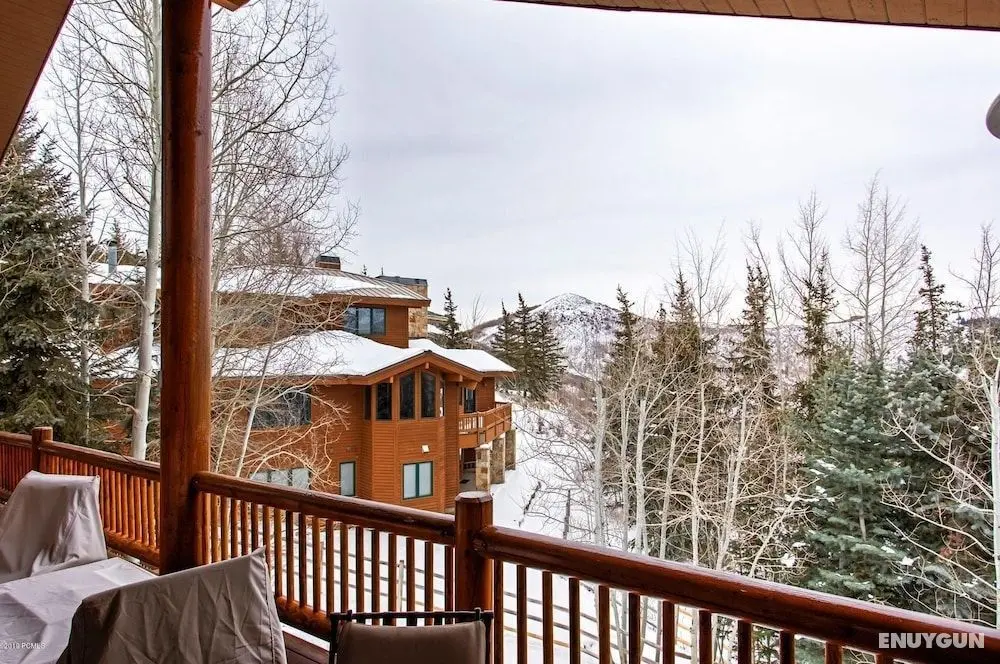3390 Sun Ridge Dr - Oda Düzeni