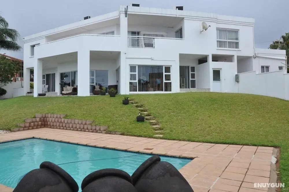 34 on Milkwood - Havuz