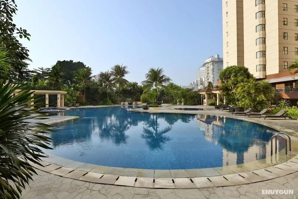 3BR City View Sudirman Condominium Apartment - Havuz