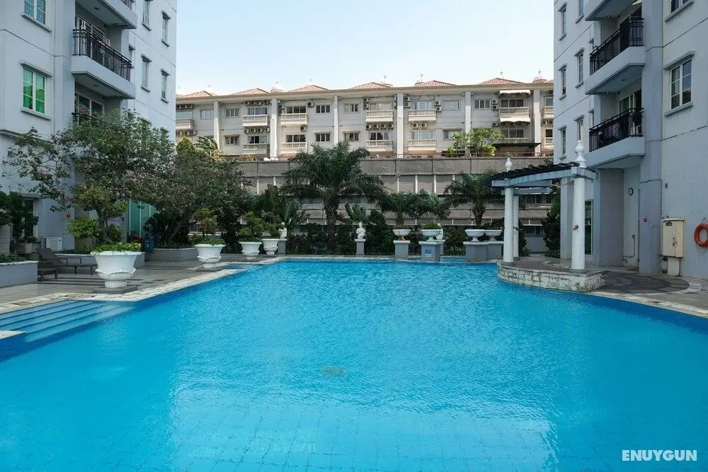 3BR Penthouse at MOI Kelapa Gading Square Apartment - Havuz