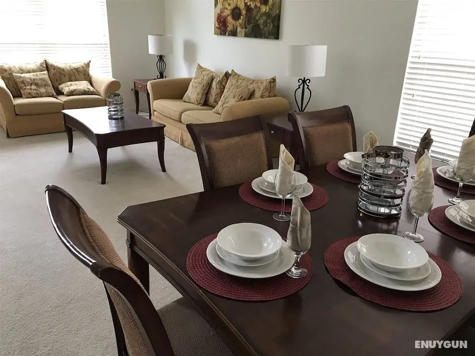 4 Bed and 3 Bath in Perfect Location With Pool by Florida Dream Home - Oda