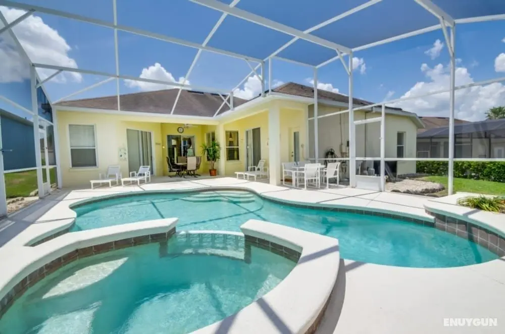4 Bedroom 3 Bathroom - Oda