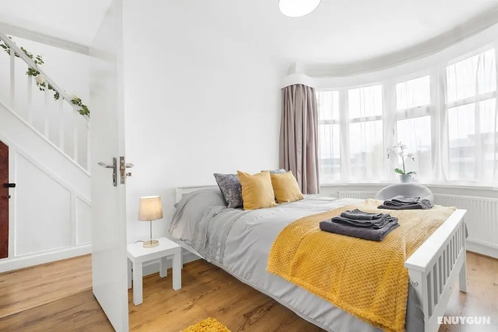 4 Bedroom House located near BHX & NEC - Oda