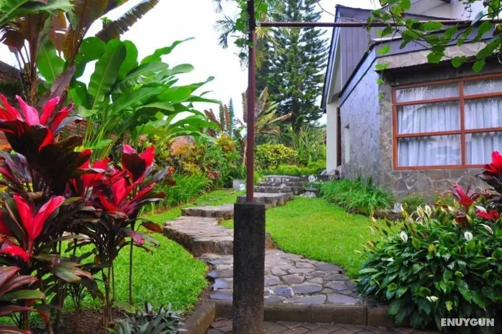 Villa 4 Kamar Klub Bunga Resort No.8 - Dış Mekanlar