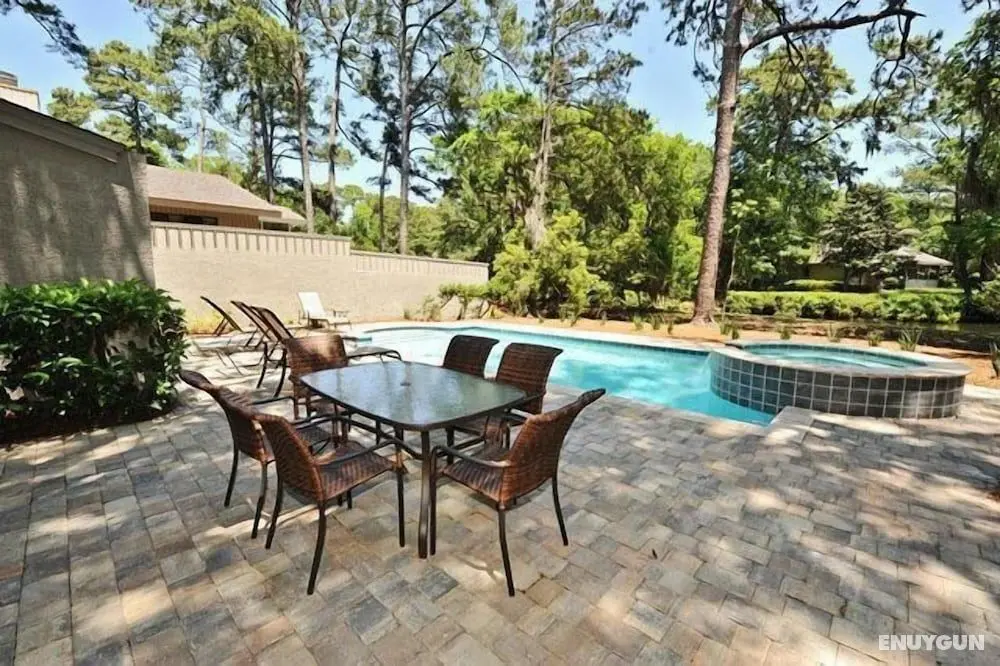 41 Deer Run Lane at The Sea Pines Resort - Havuz