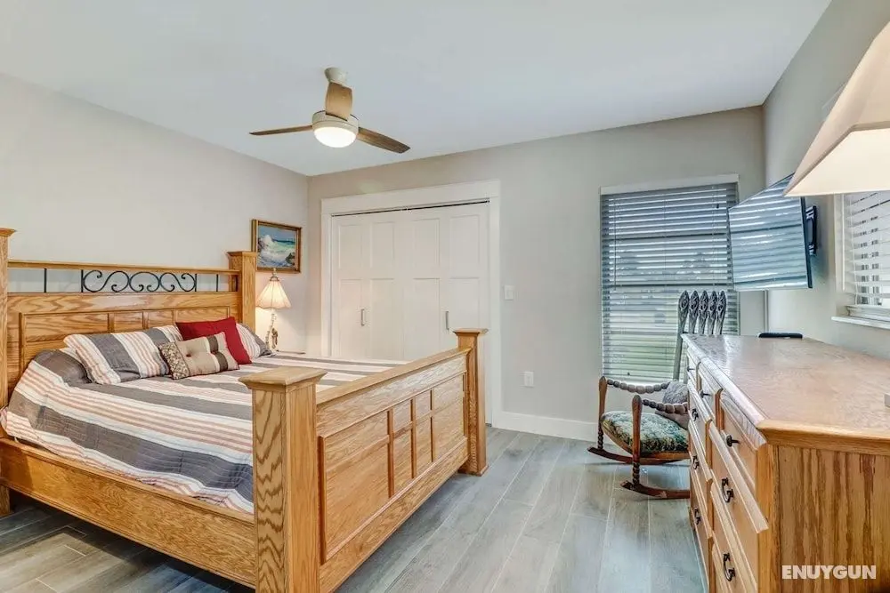 4836/4838 Esplanade St B-pool - Oda
