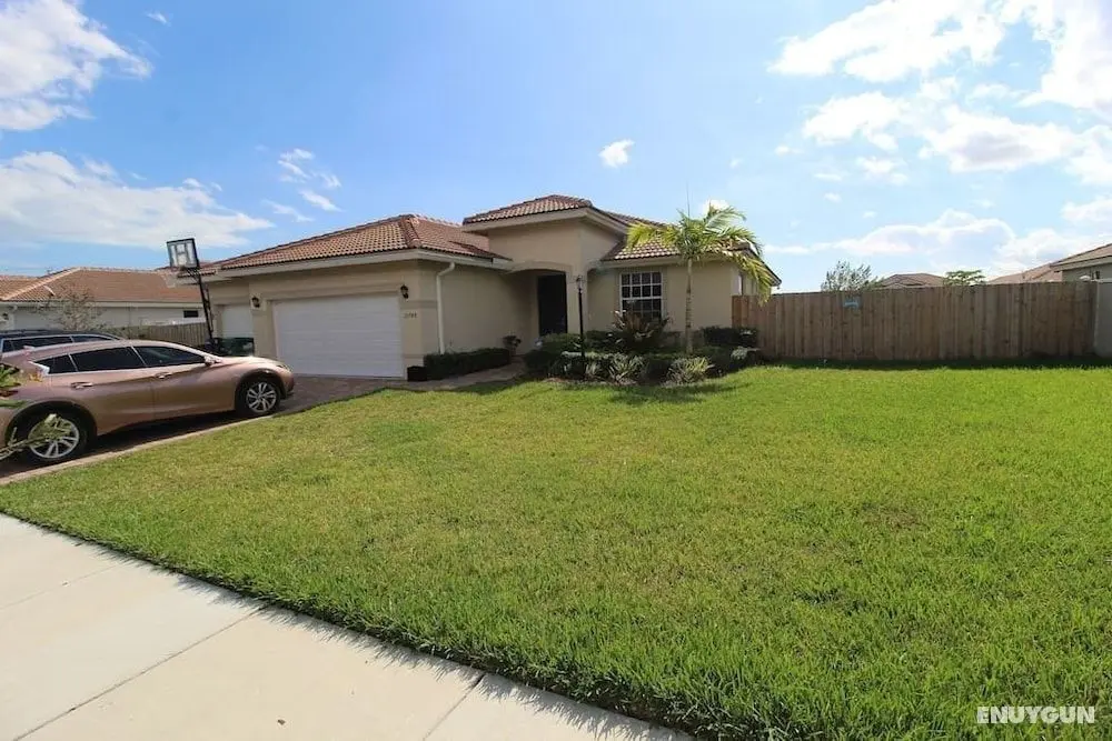 4BR 3BA House in Miami by ASVR-12748 - Öne Çıkan Resim