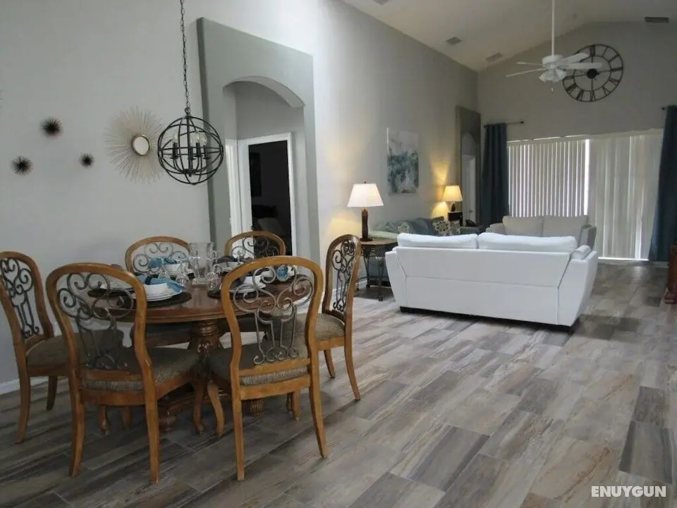 5 BED Pool Home ON Gated Community - Oda