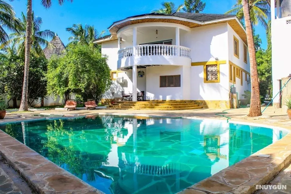 5-bedroom Villa - 3 Mins Walk To The Beach - Öne Çıkan Resim