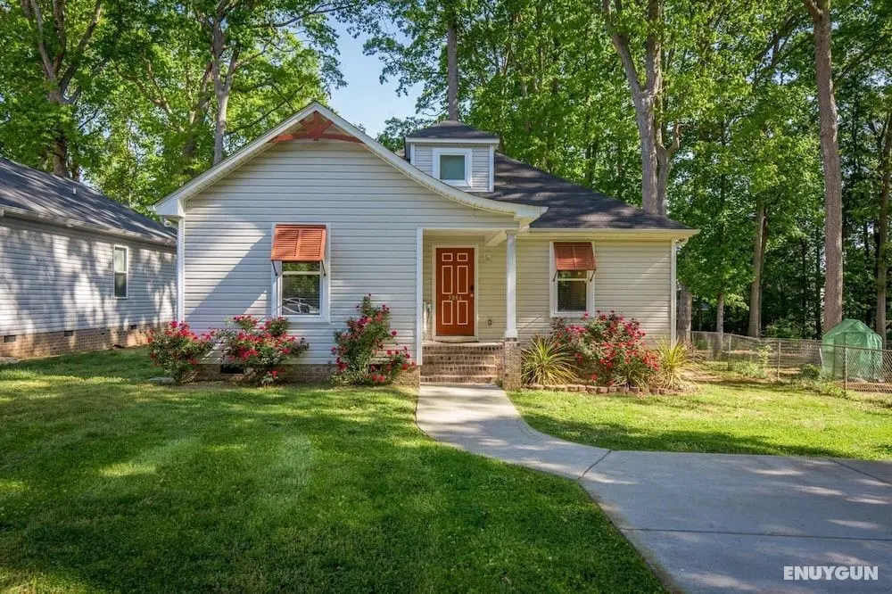 5006 Beale Ave Orange Door - Öne Çıkan Resim