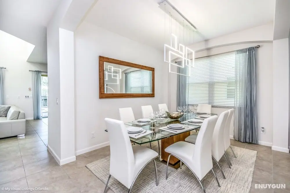5196oa Luxury 6 Bedroom 5.5 Bath Home - Oda