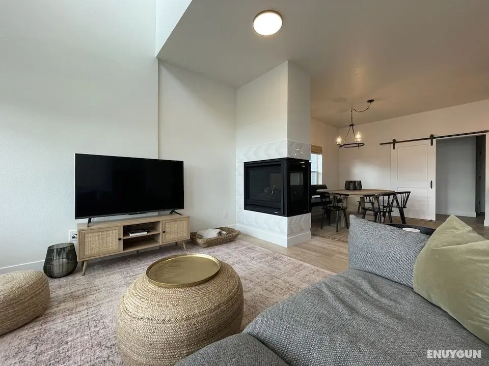 550 Cajetan Street - Öne Çıkan Resim
