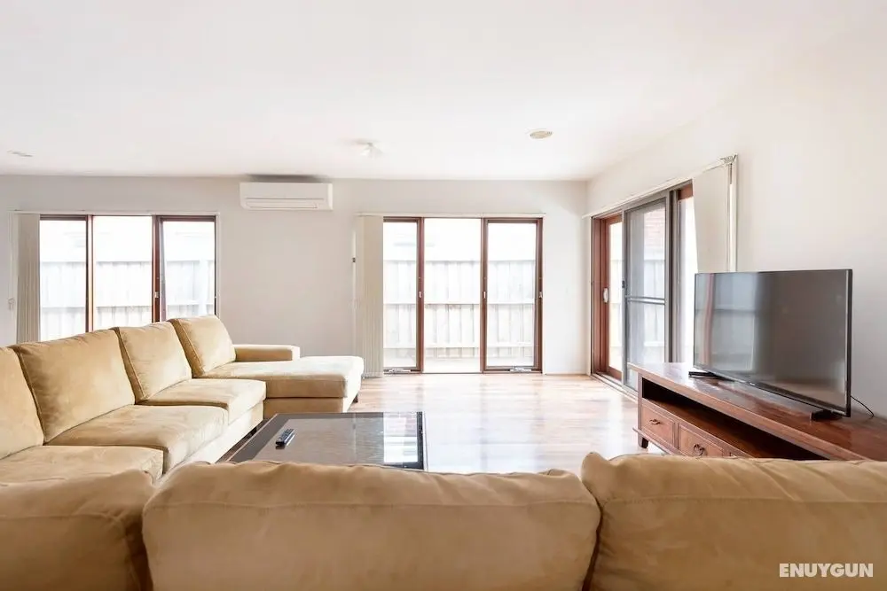 5br Luxury House 20 Min To Cbd Spacious Living - Öne Çıkan Resim