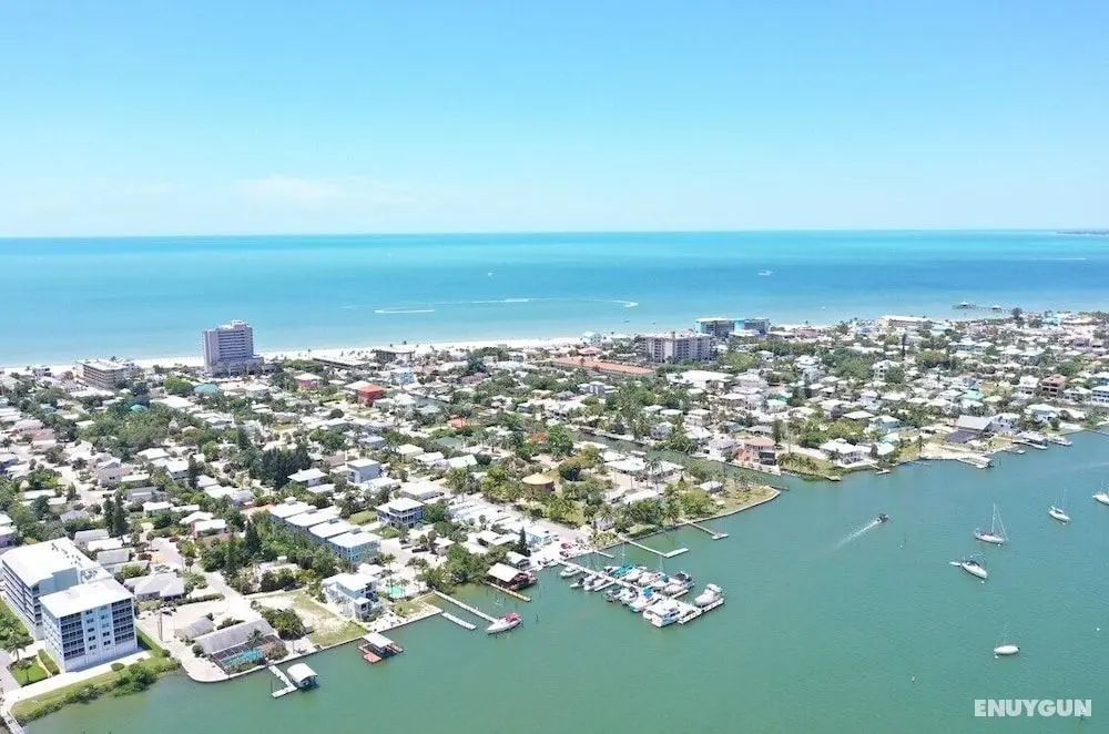 758 Estero Blvd. Villa A - Plaj