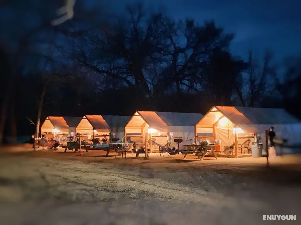 8 Blue River Camp - Glamping Cabin - Dış Mekan