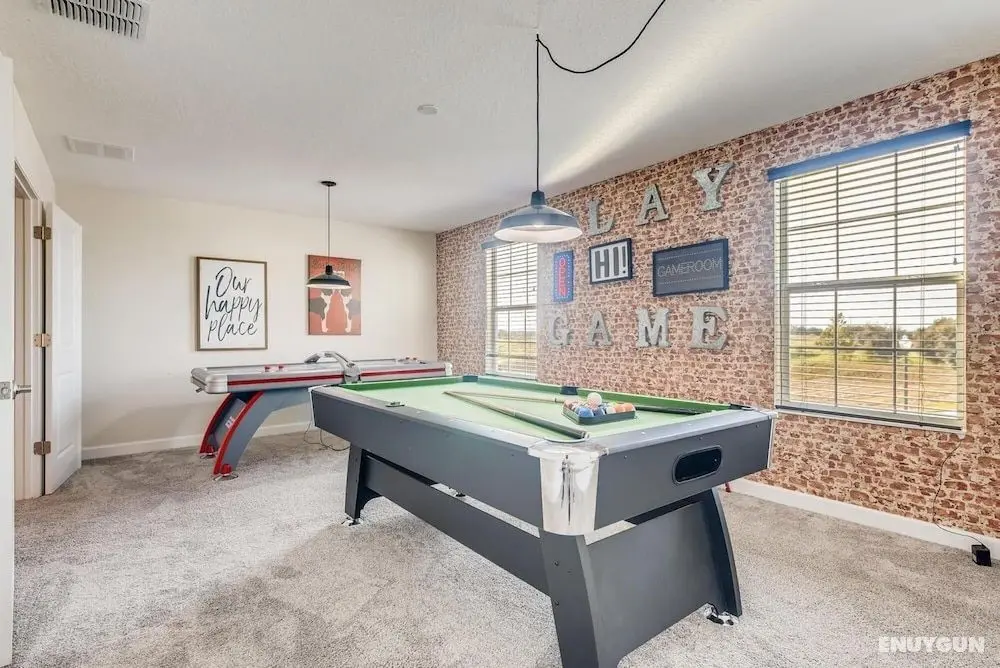 8801 IC Champions Gate - Luxury 8 Bed Single Family - Oda