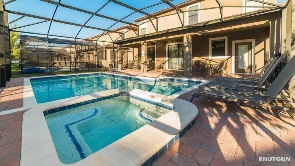 9BR 5BA Pool Home In ChampionsGate - Oda