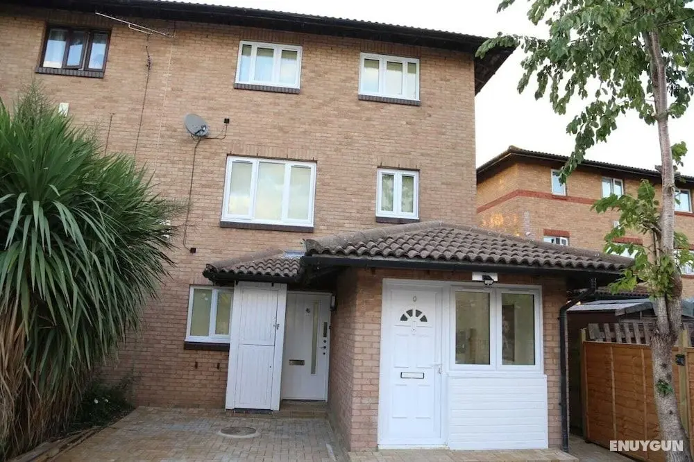 A A Guest Rooms Thamesmead Immaculate 4 Bed Rooms - Öne Çıkan Resim