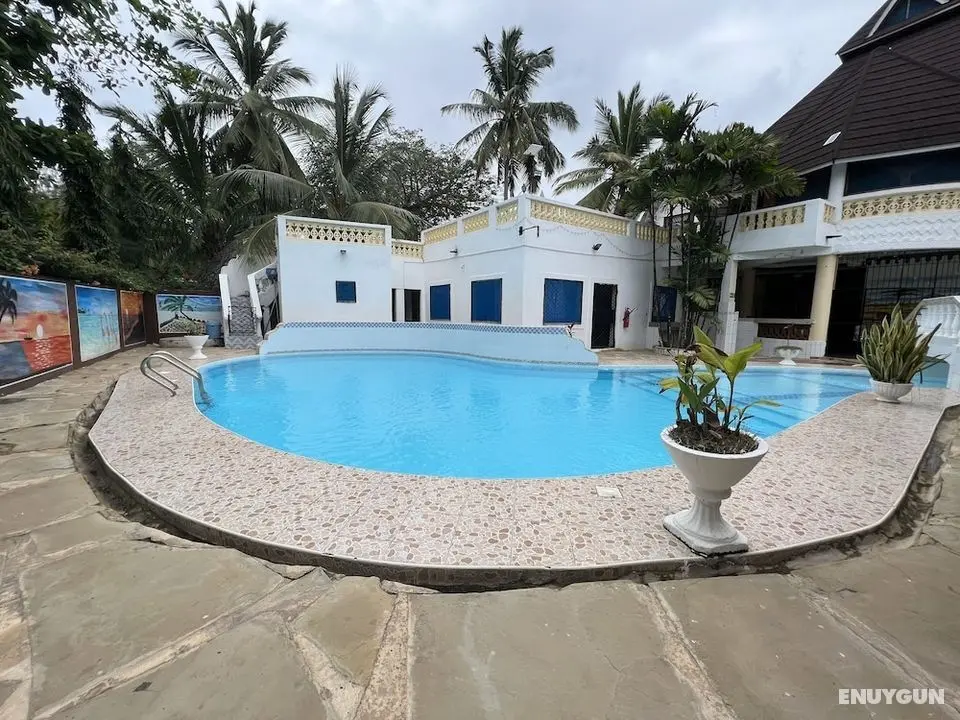 A Beautiful and Charming 3-bed Room Villa in Diani - Öne Çıkan Resim