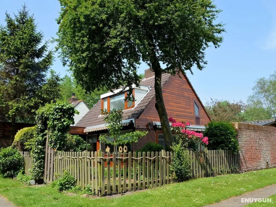 A Detached Holiday Home on the Edge of a Spaciously Designed Holiday Park - Öne Çıkan Resim