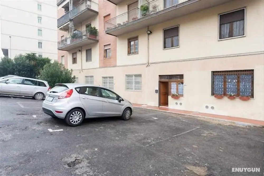 A Different Side of Florence - Dış Mekan