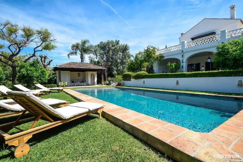 A Real Oasis In Colonial Style Villa - Öne Çıkan Resim