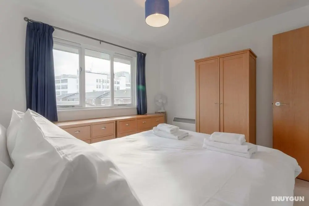 A Spacious 2 Bedroom Apartment In Aldgate East - Oda