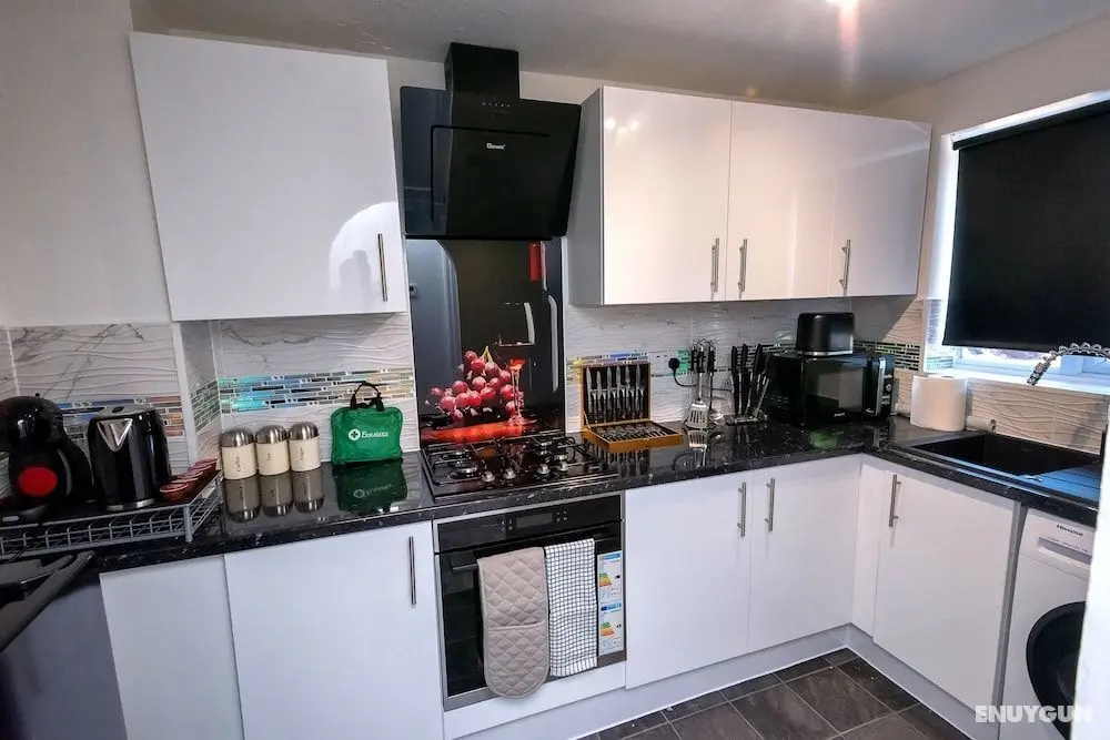 A Stunning 2 BED Home ON THE River Thames! - Öne Çıkan Resim