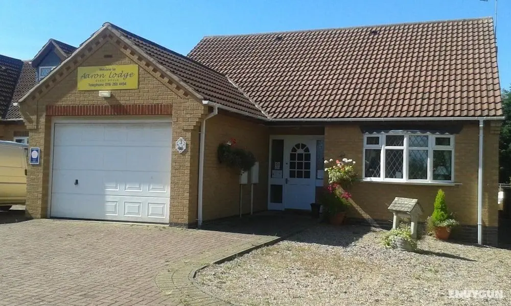 Aaron Lodge Guest House - Dış Mekan