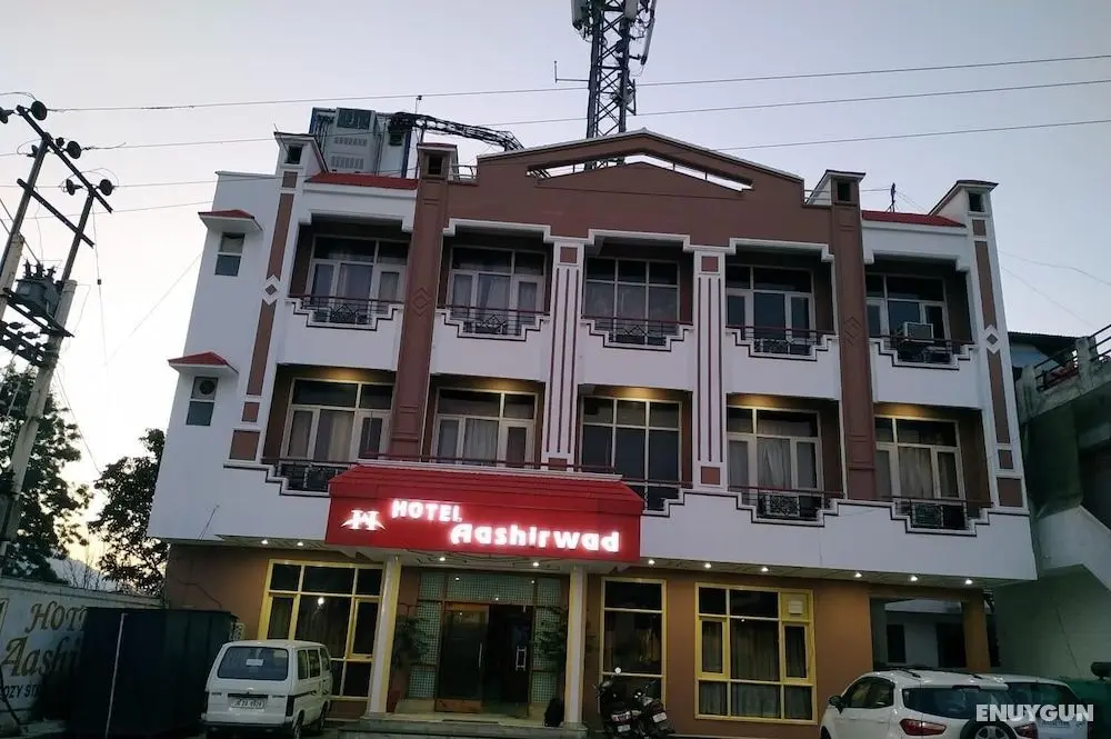 Hotel Aashirwad - Dış Mekan
