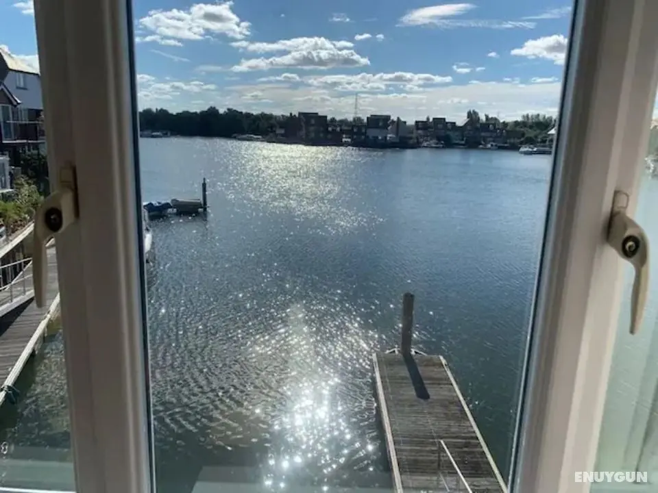Abingdon House - 4 BR on the Marina - Öne Çıkan Resim