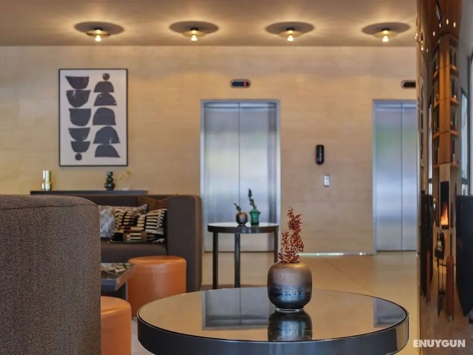 Adina Apartment Hotel Berlin Mitte - Lobi