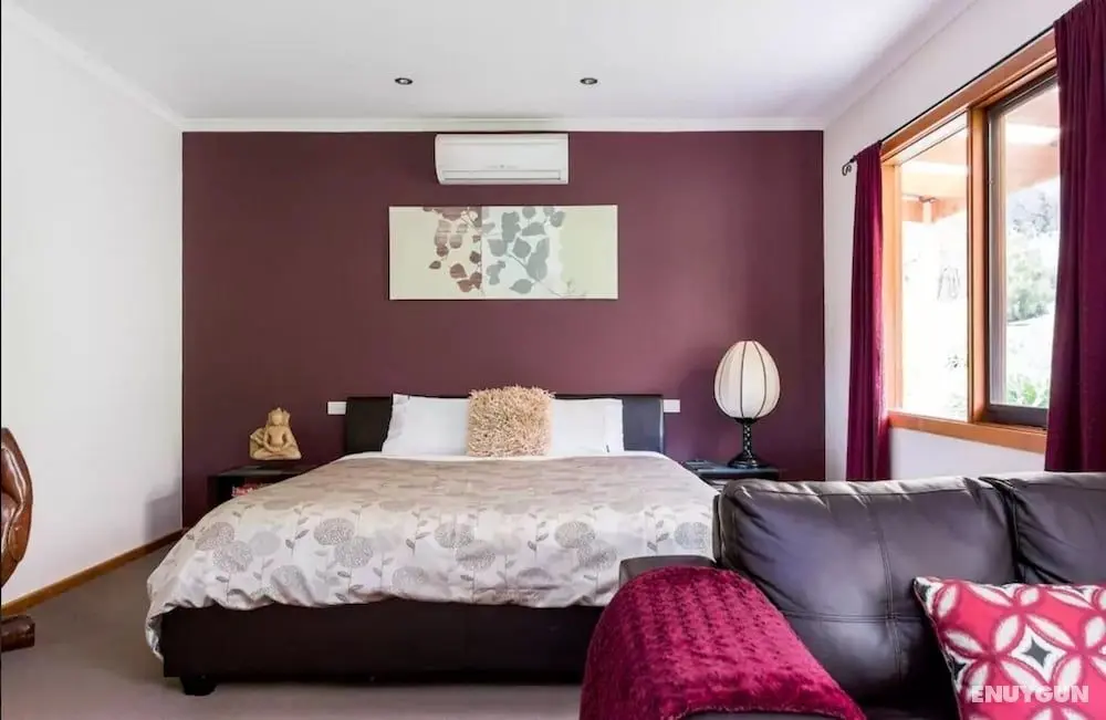 Adriennes Country Retreat - Öne Çıkan Resim