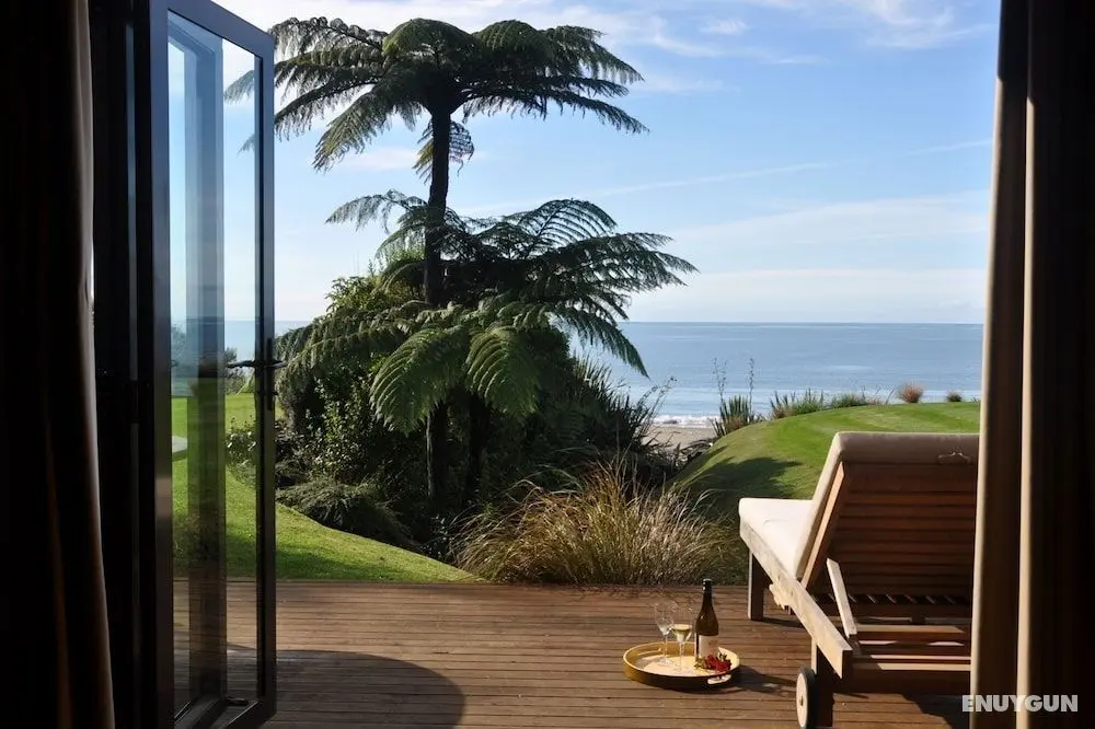 Adrift In Golden Bay - Öne Çıkan Resim