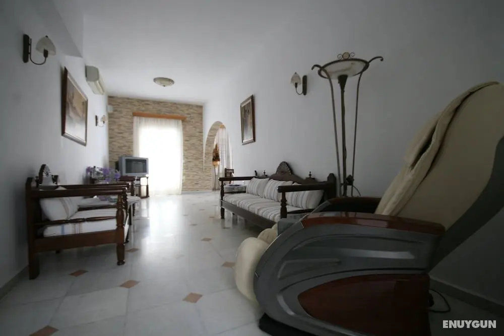 Aegeon Apartments - Lobi