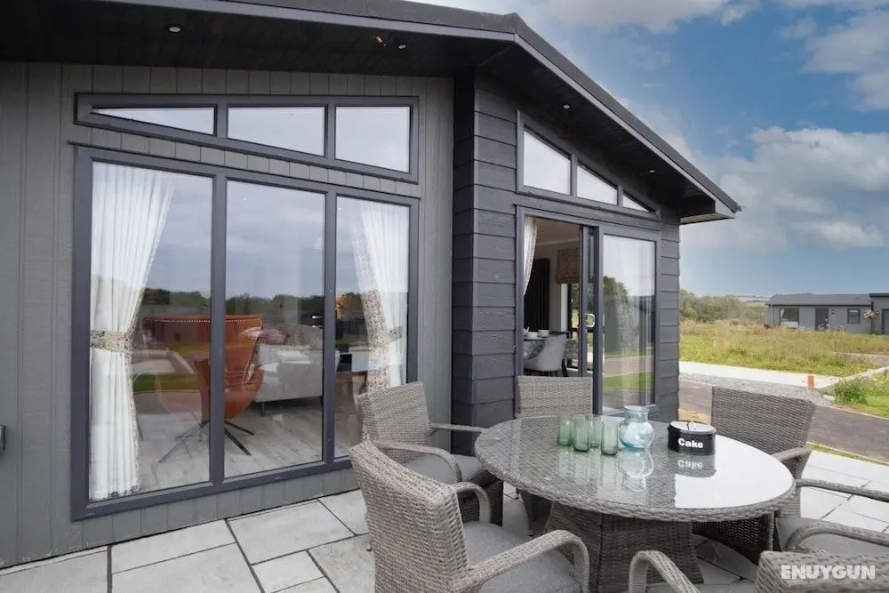 Ael-y-bryn - Luxury Lodge Hot Tub Three En-suite Bedrooms - Oda