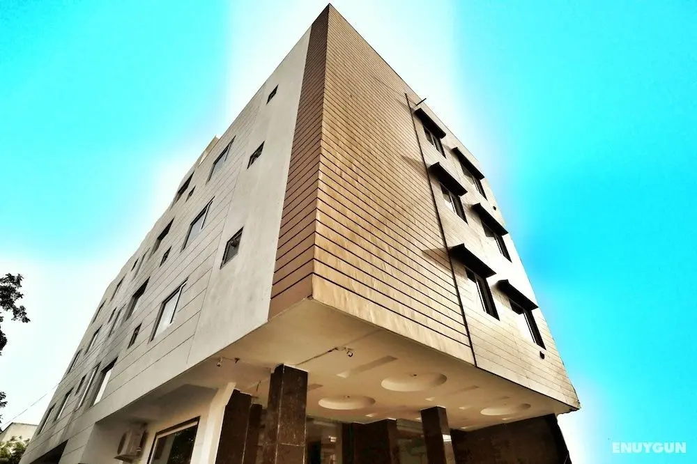 Hotel Aerocity Purple Orchid - Dış Mekan
