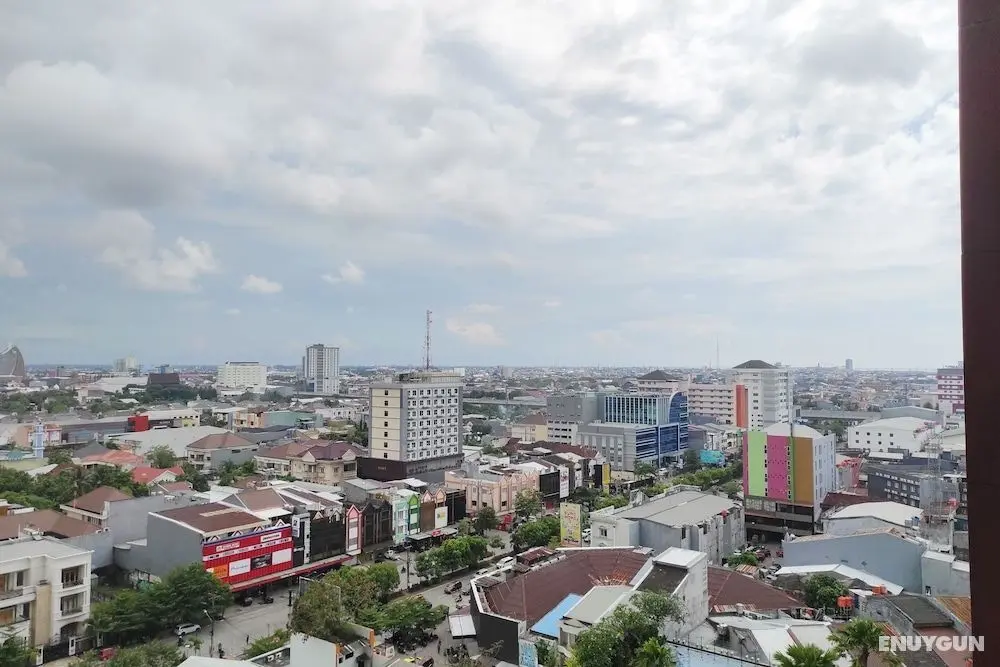 Affordable Studio At Vida View Makassar Apartment - Dış Mekan