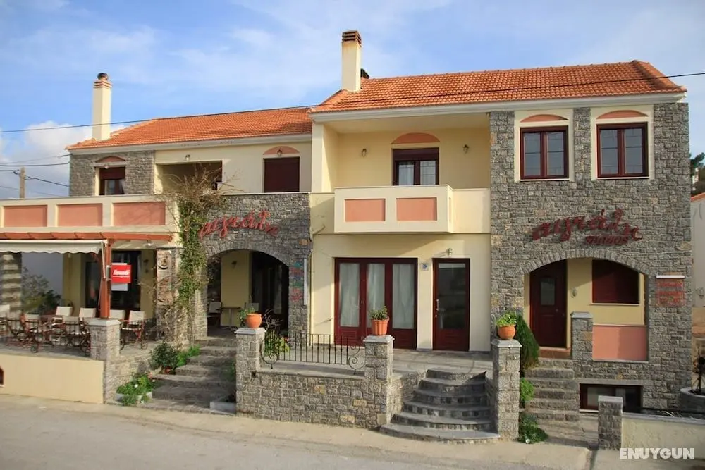 Aigiali Rooms - Öne Çıkan Resim