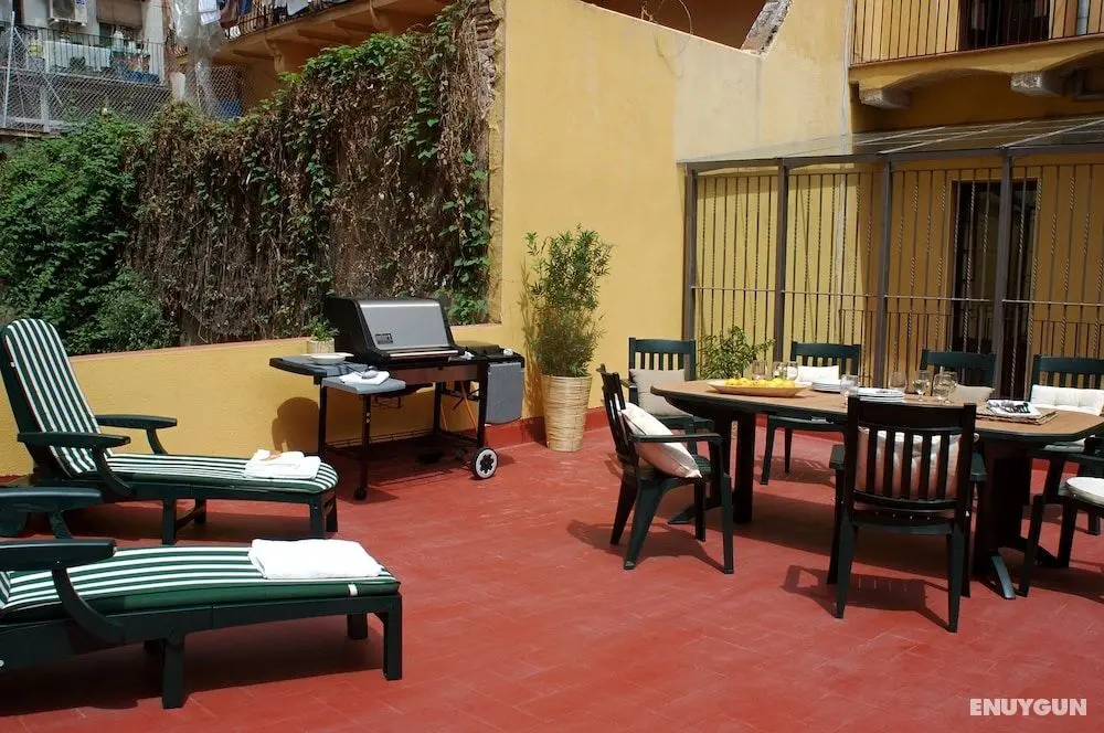 AinB Las Ramblas-Guardia Apartments - Dış Mekanlar