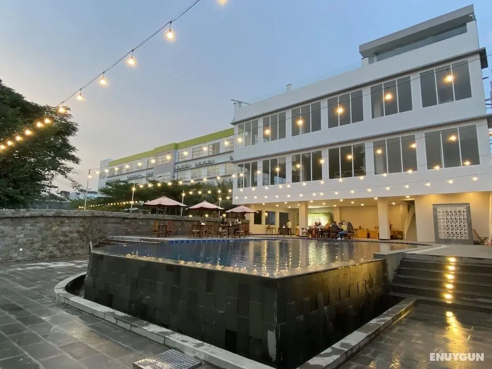 Airish Hotel Palembang - Öne Çıkan Resim